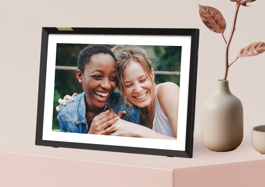 Smart Digital Photo Frames | Smart Frames | Nixplay