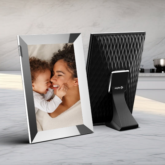 Nixplay 8 inch Smart Digital Photo Frame with WiFi (W08G) - Black - Share  Photos and Videos Instantly via Email or App