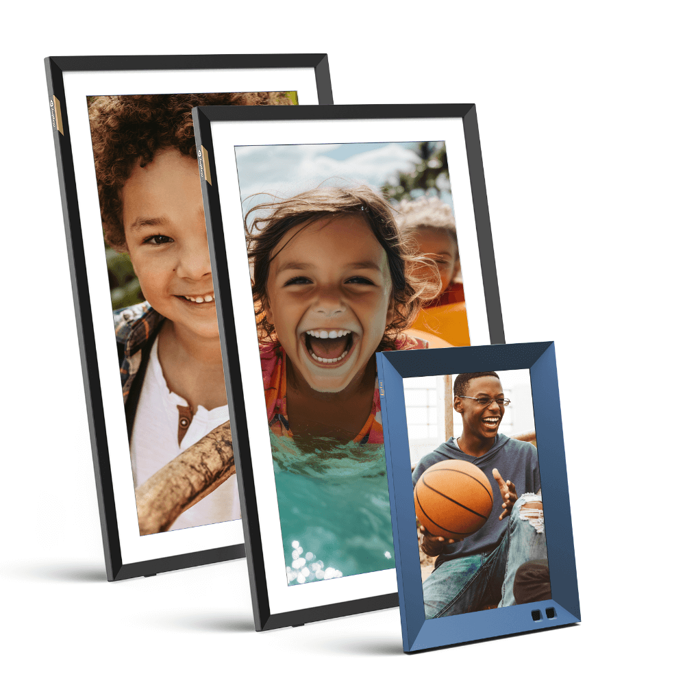 15.6-inch HD Widescreen Touch Screen Wi-Fi Digital Frame - Lola Bundle